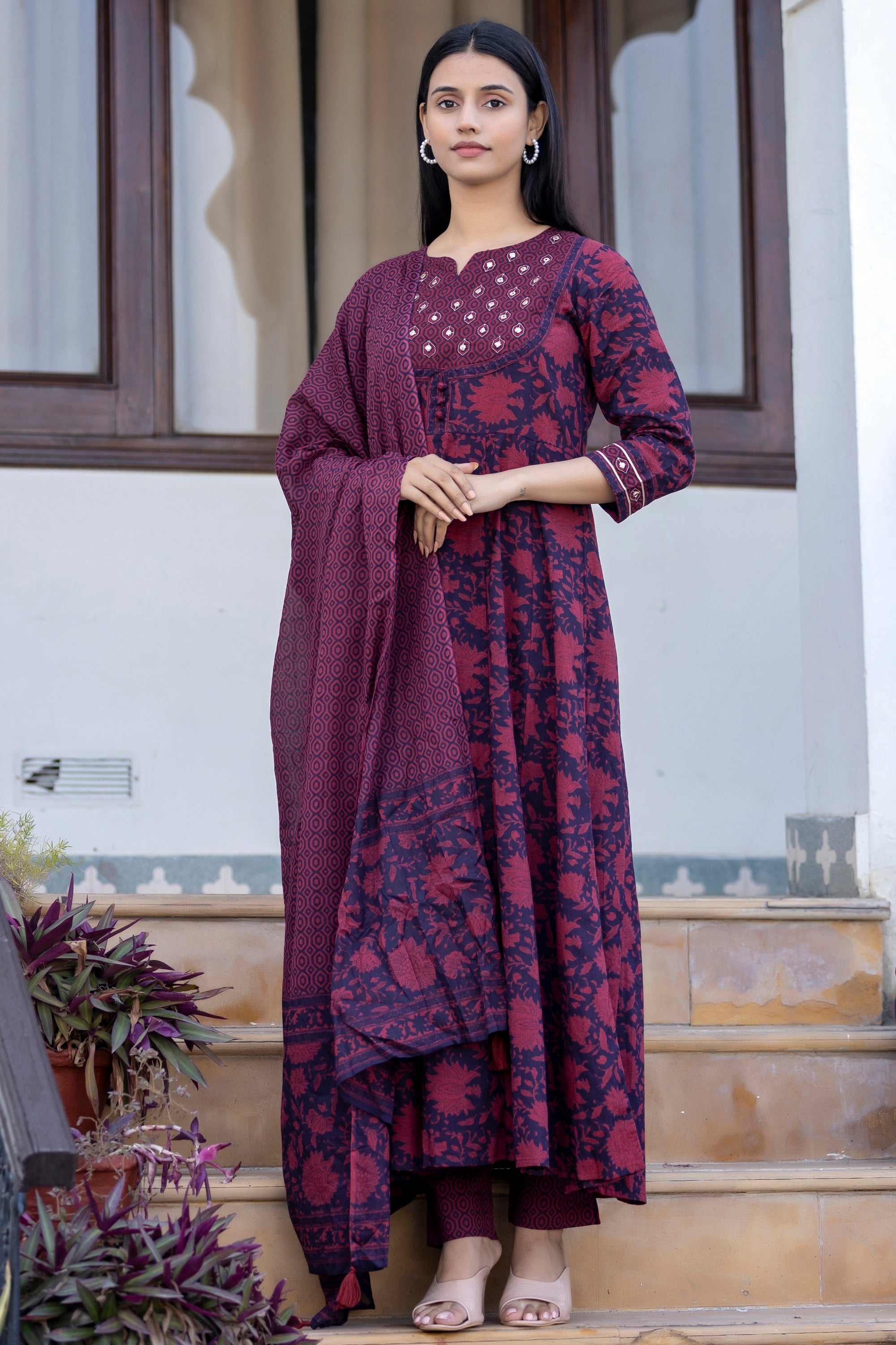 Kaajh Women's Maroon Floral Print Suit Set - Distacart
