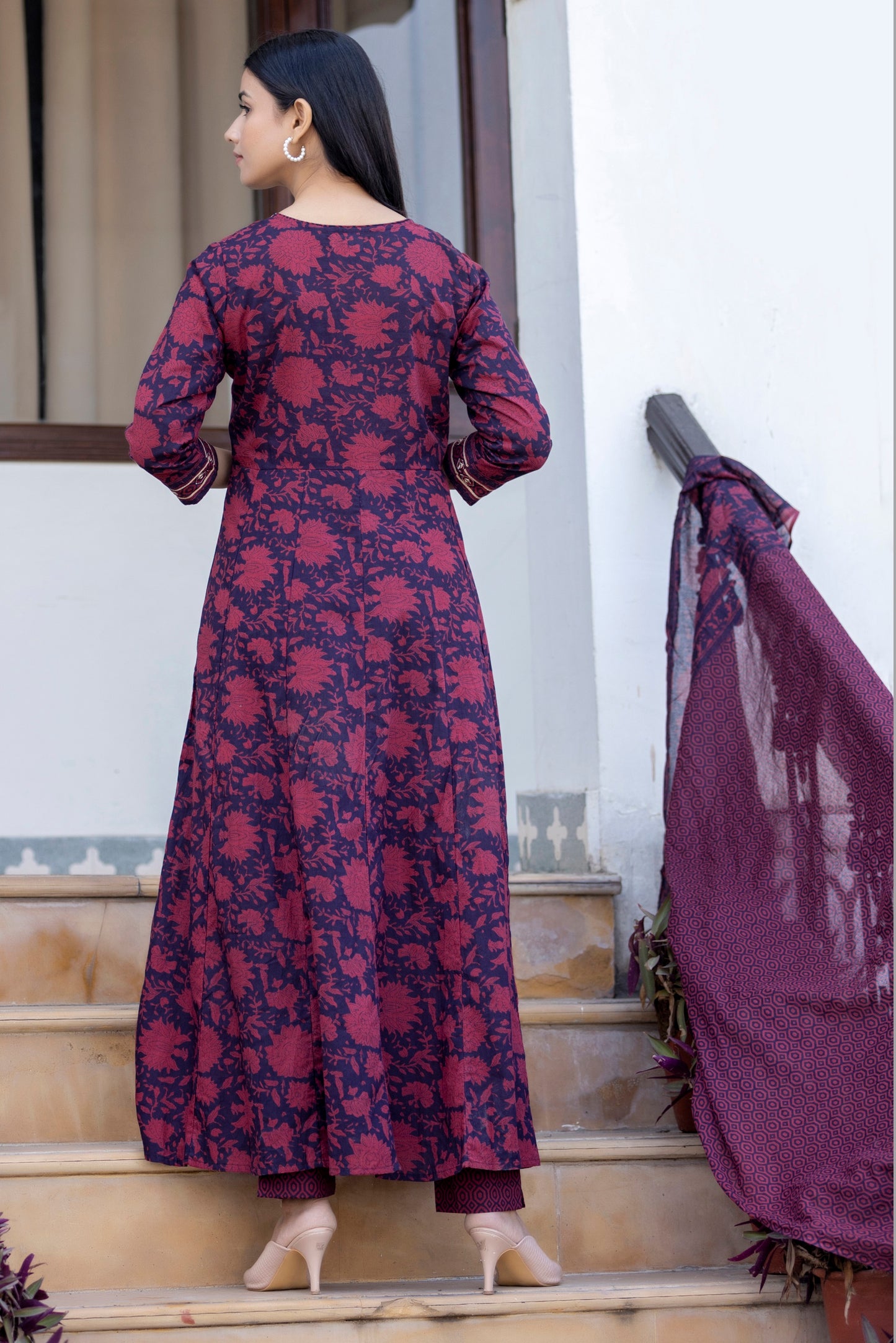 Kaajh Women's Maroon Floral Print Suit Set - Distacart