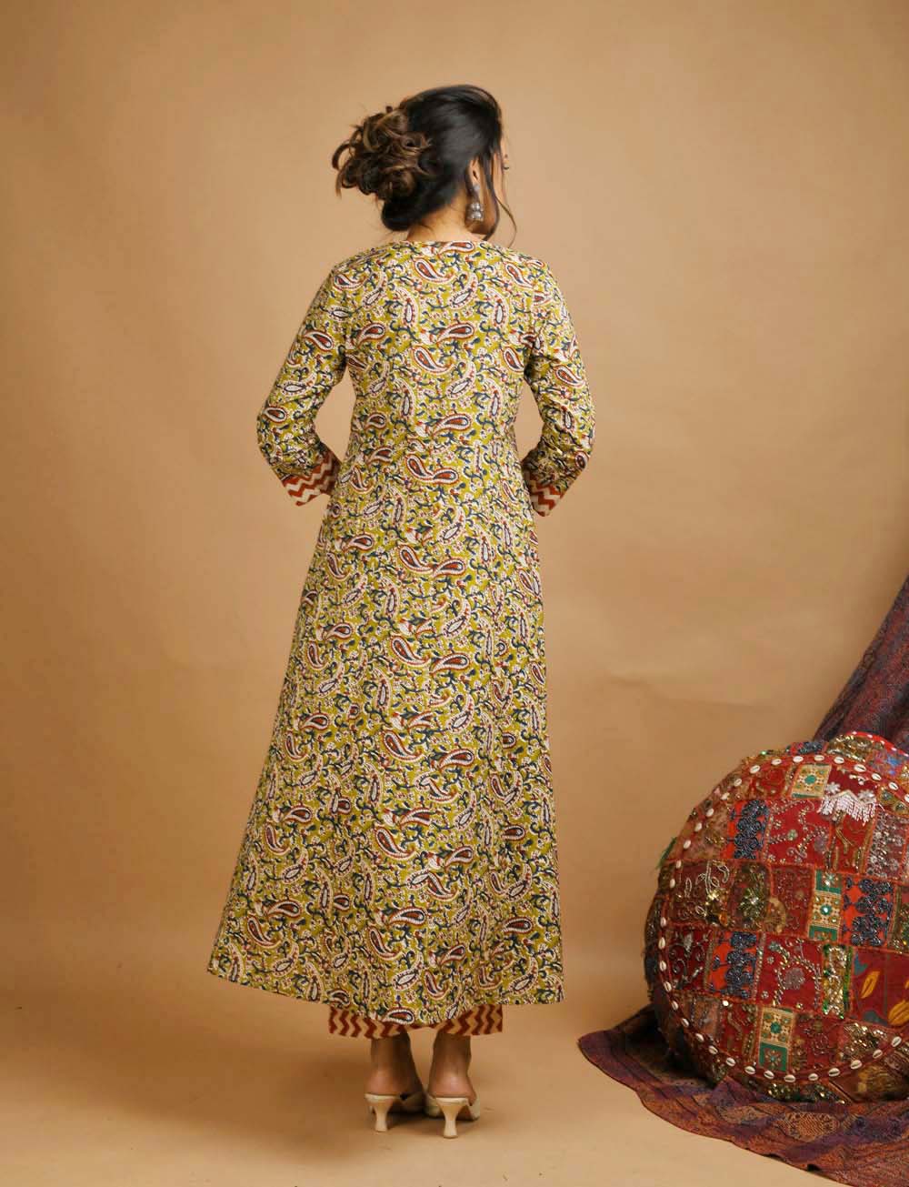 Kaajh Women's Green Kalamkari Floral Print Suit Set - Distacart