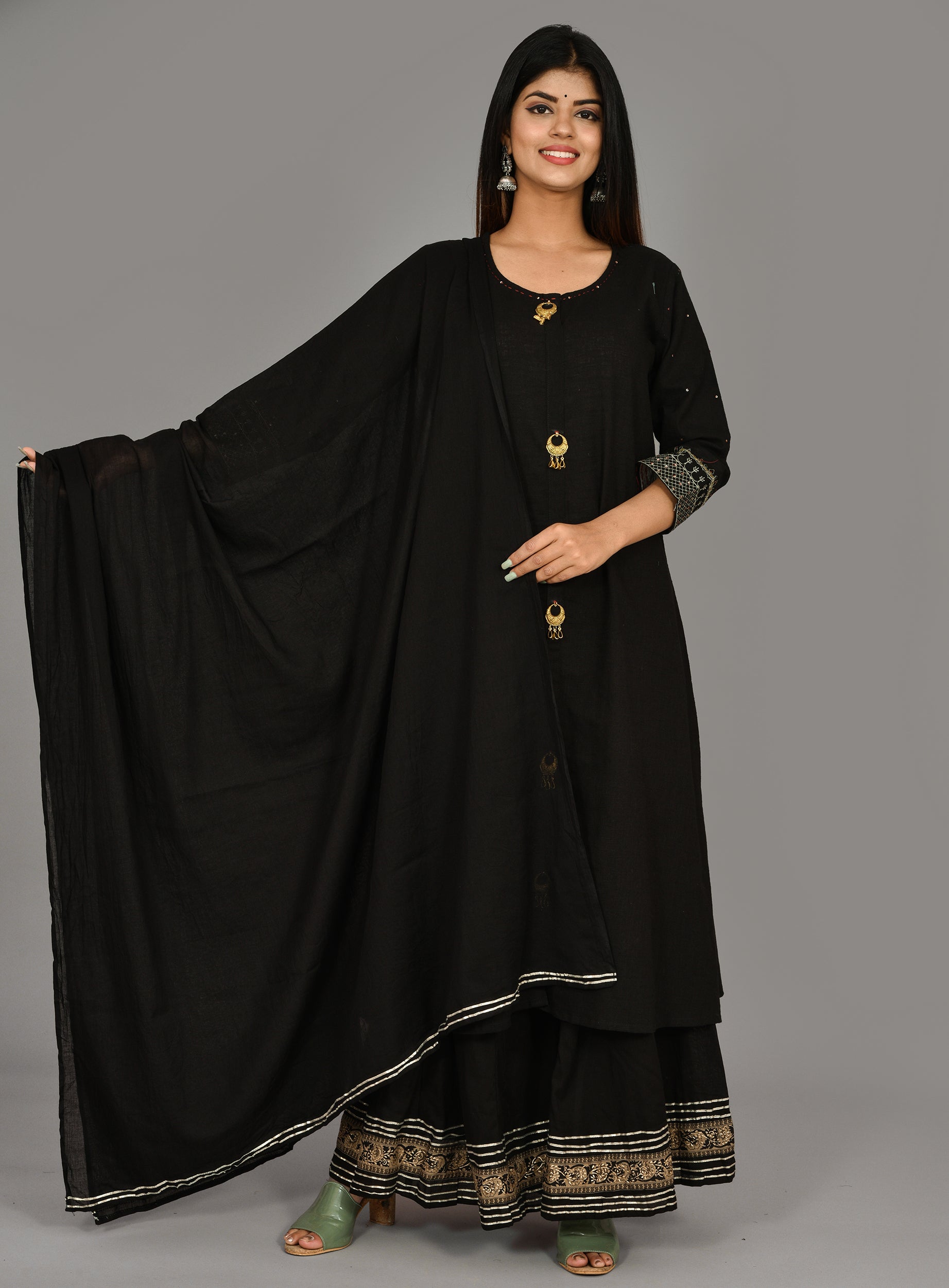 Kaajh Women's Black Metal Embellishment Printed Suit Set - Distacart