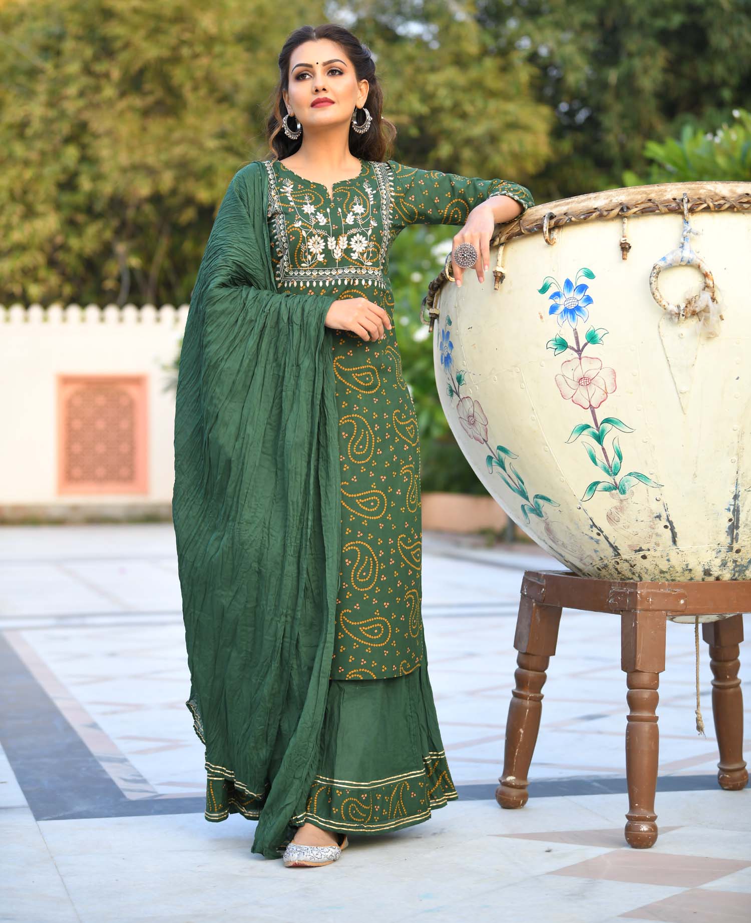 Kaajh Women's Green Bandhej Print Suit Set - Distacart