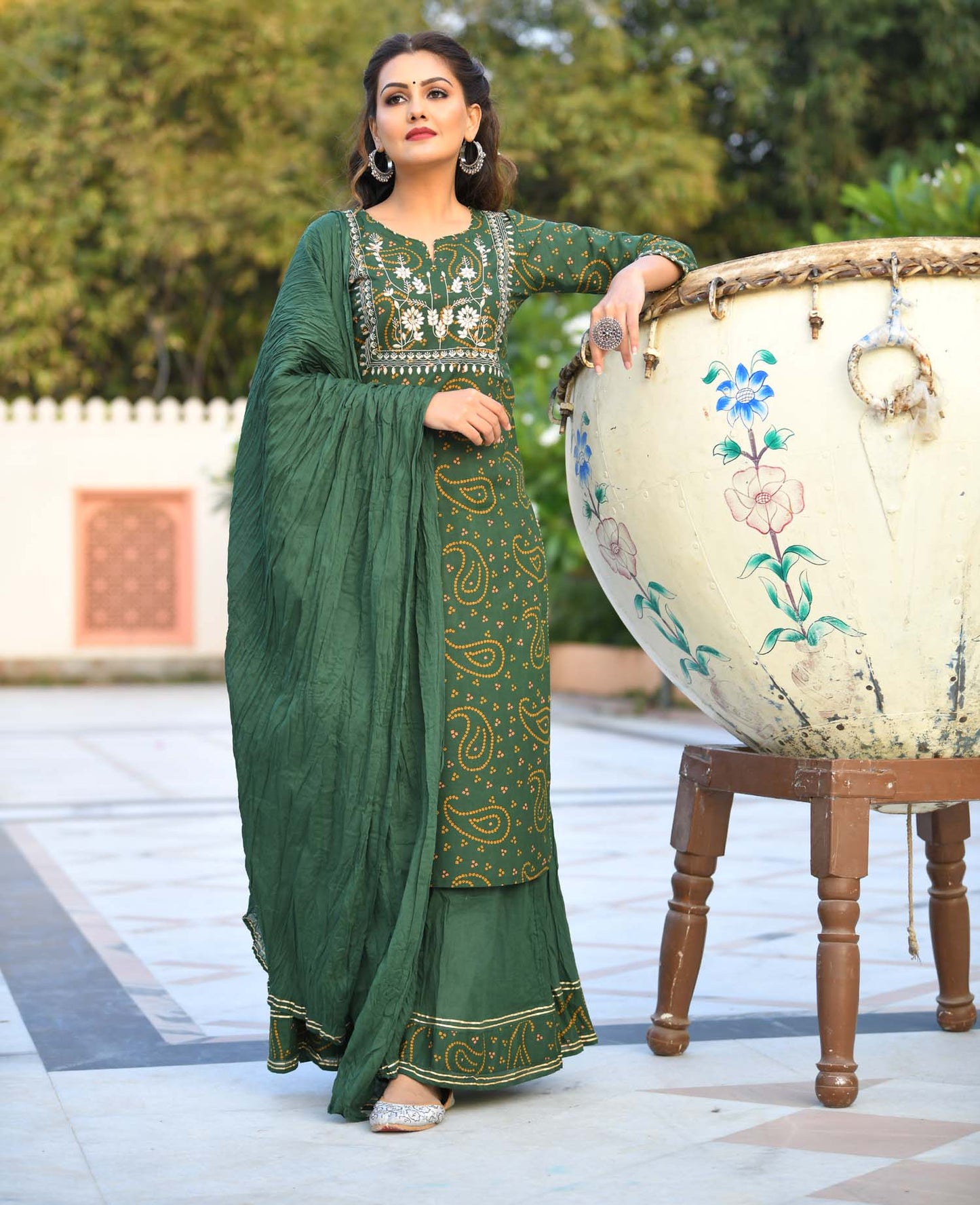 Kaajh Women's Green Bandhej Print Suit Set - Distacart