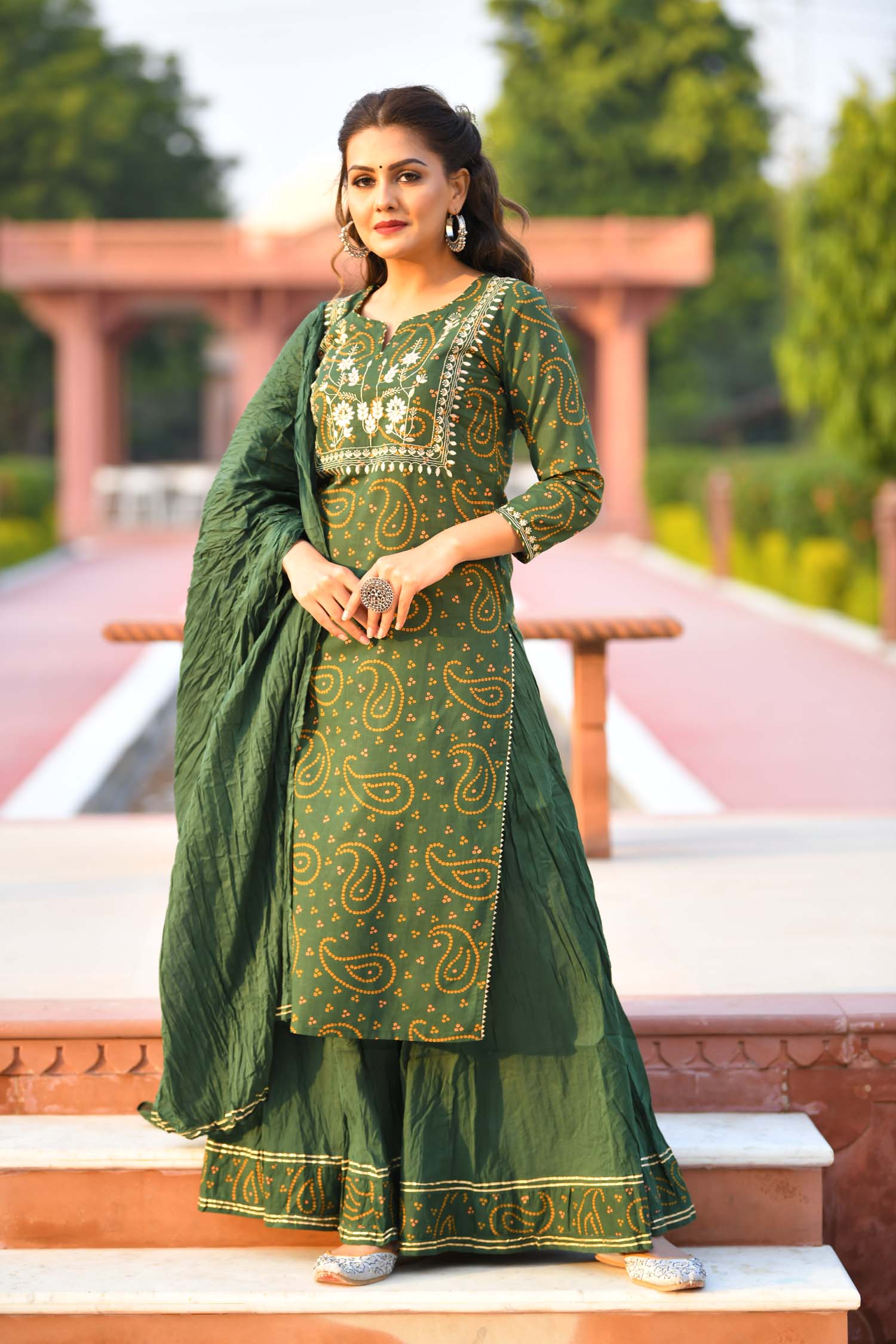 Kaajh Women's Green Bandhej Print Suit Set - Distacart