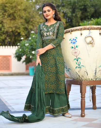Kaajh Women's Green Bandhej Print Suit Set - Distacart