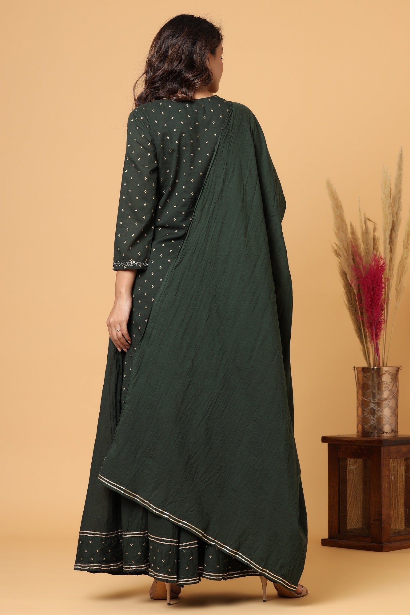 Kaajh Women's Green Gold Print Suit Set - Distacart