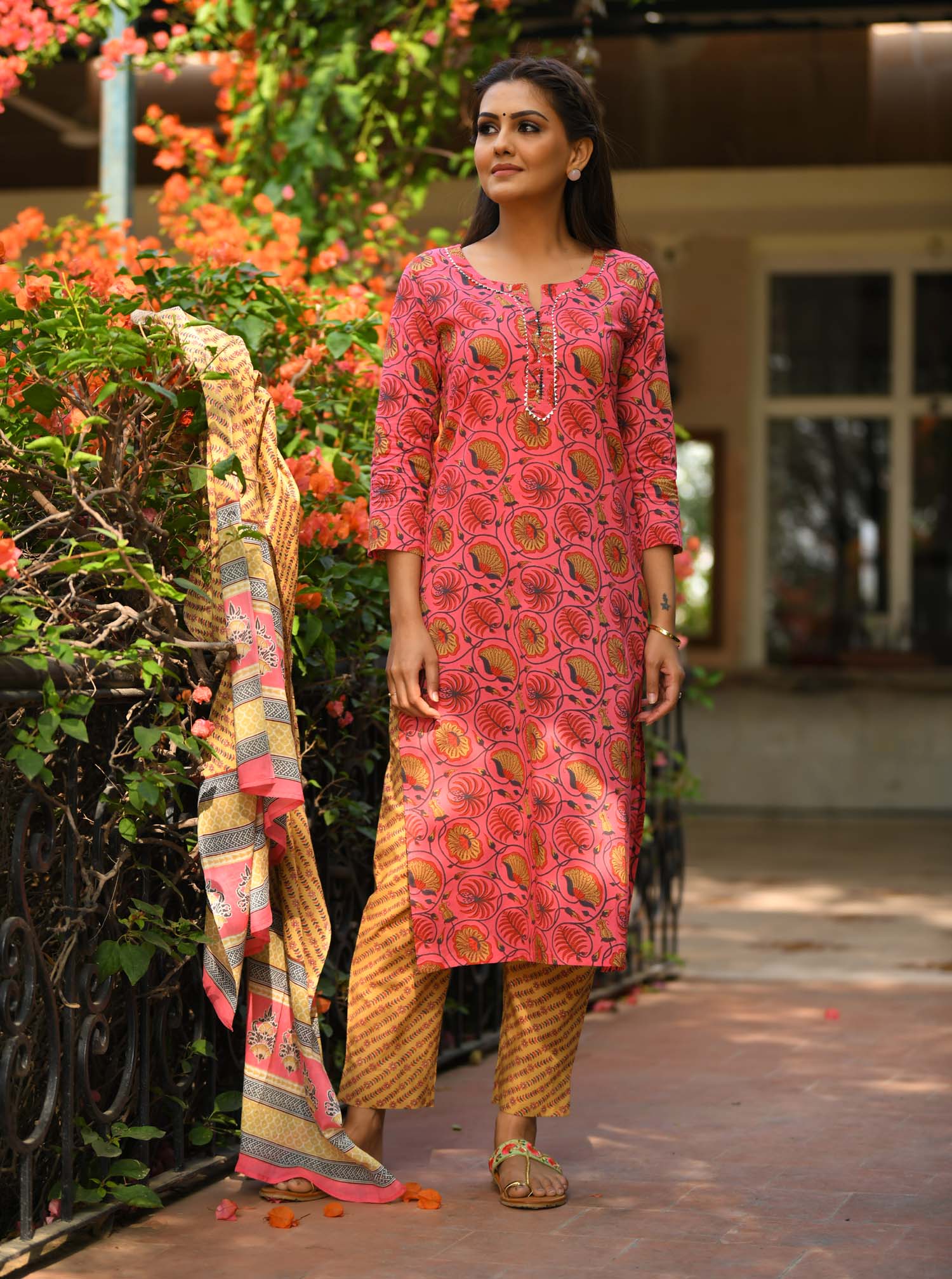 Kaajh Pink Floral Print Suit Set For Women - Distacart