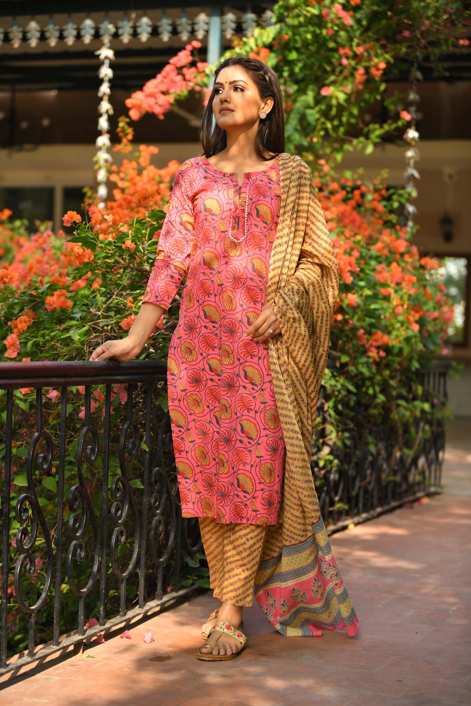 Kaajh Pink Floral Print Suit Set For Women - Distacart