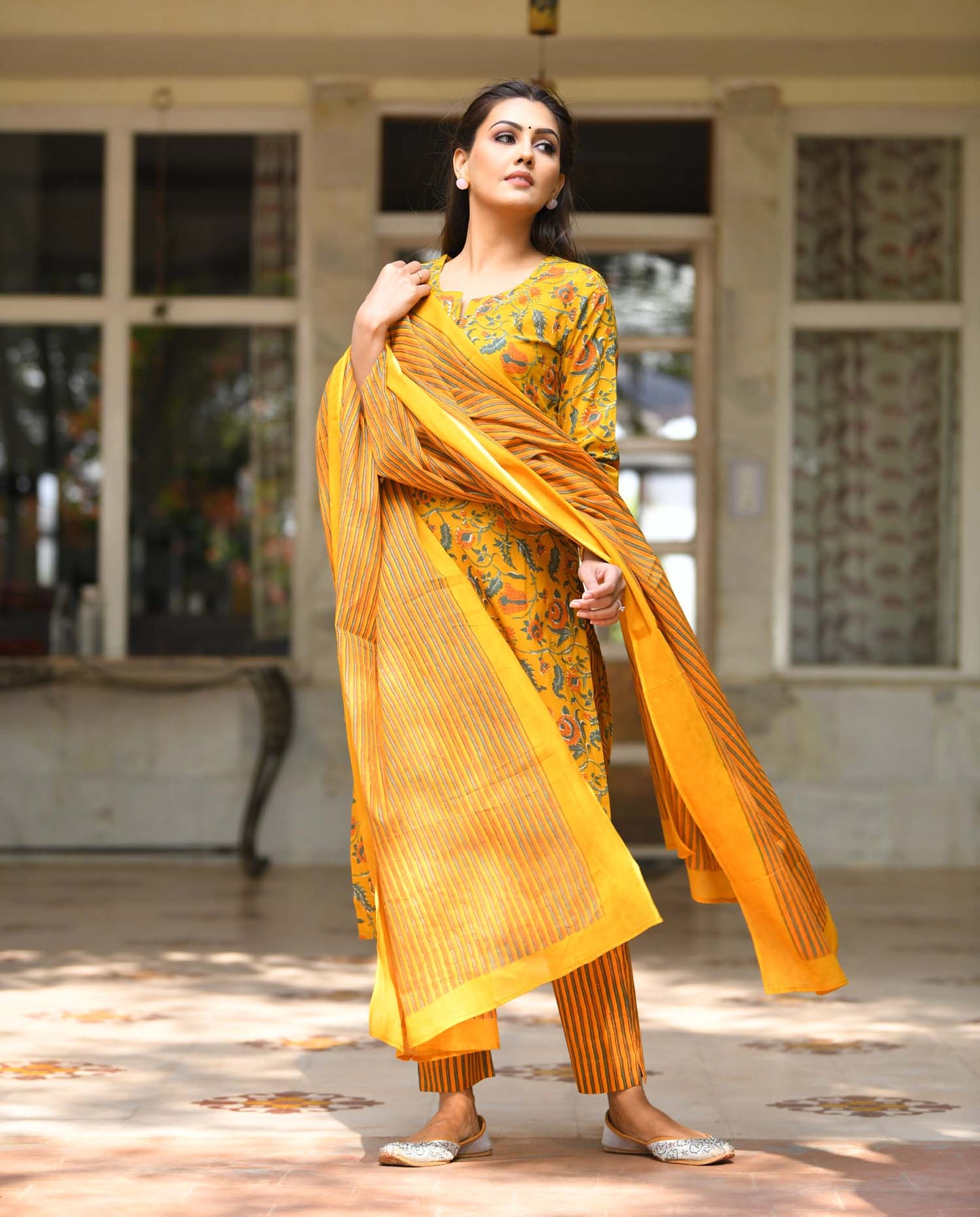 Kaajh Women's Yellow Floral Print Suit Set - Distacart
