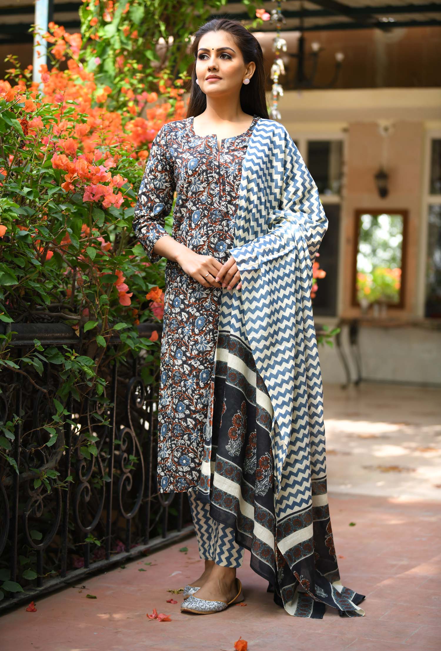 Kaajh Women's Black Floral Print Suit Set - Distacart