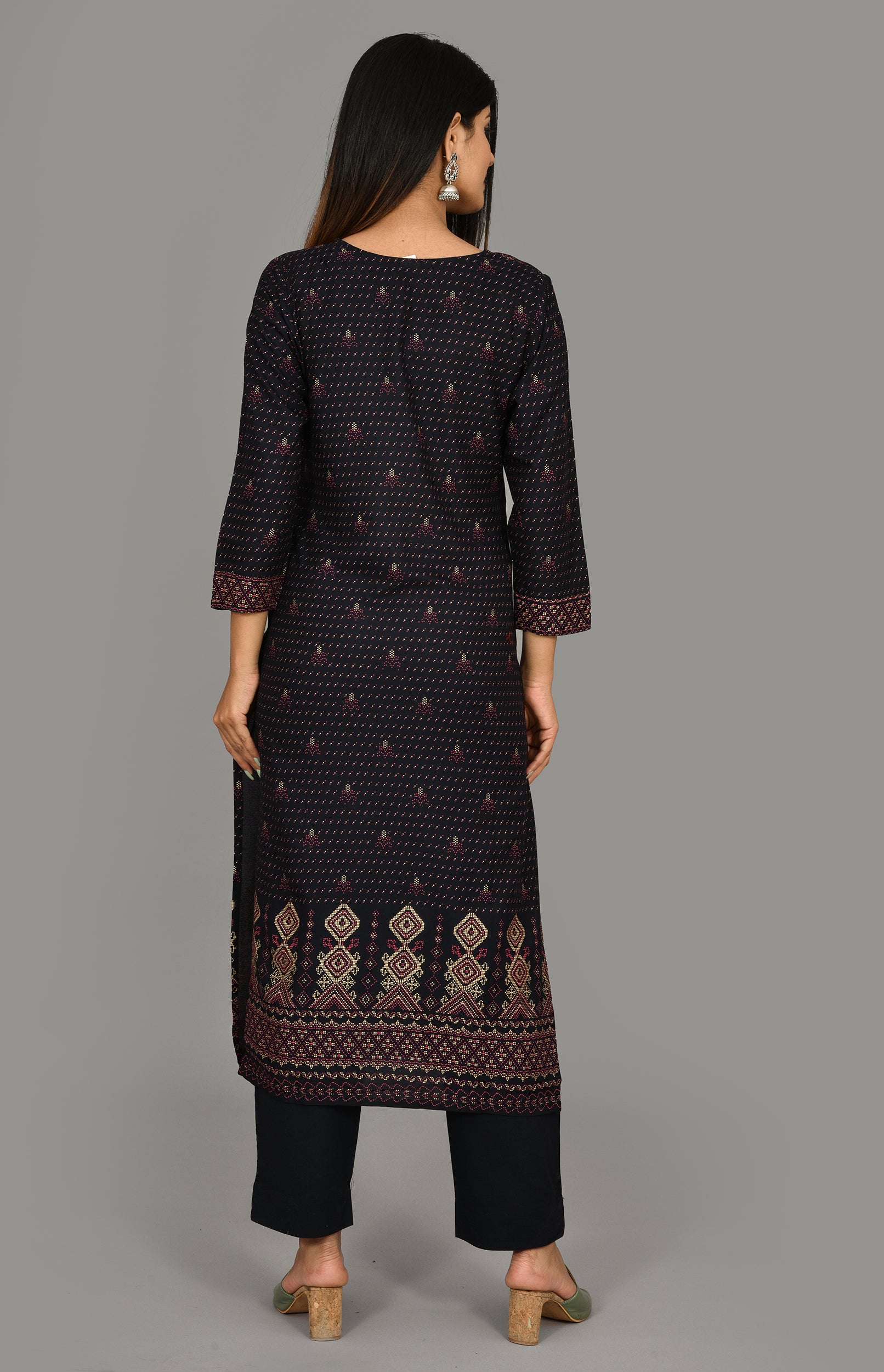 Kaajh Women's Blue Gold Printed Kurta Pant Set - Distacart