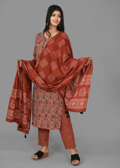 Kaajh Women's Red Paisley Print Cotton Suit Set - Distacart