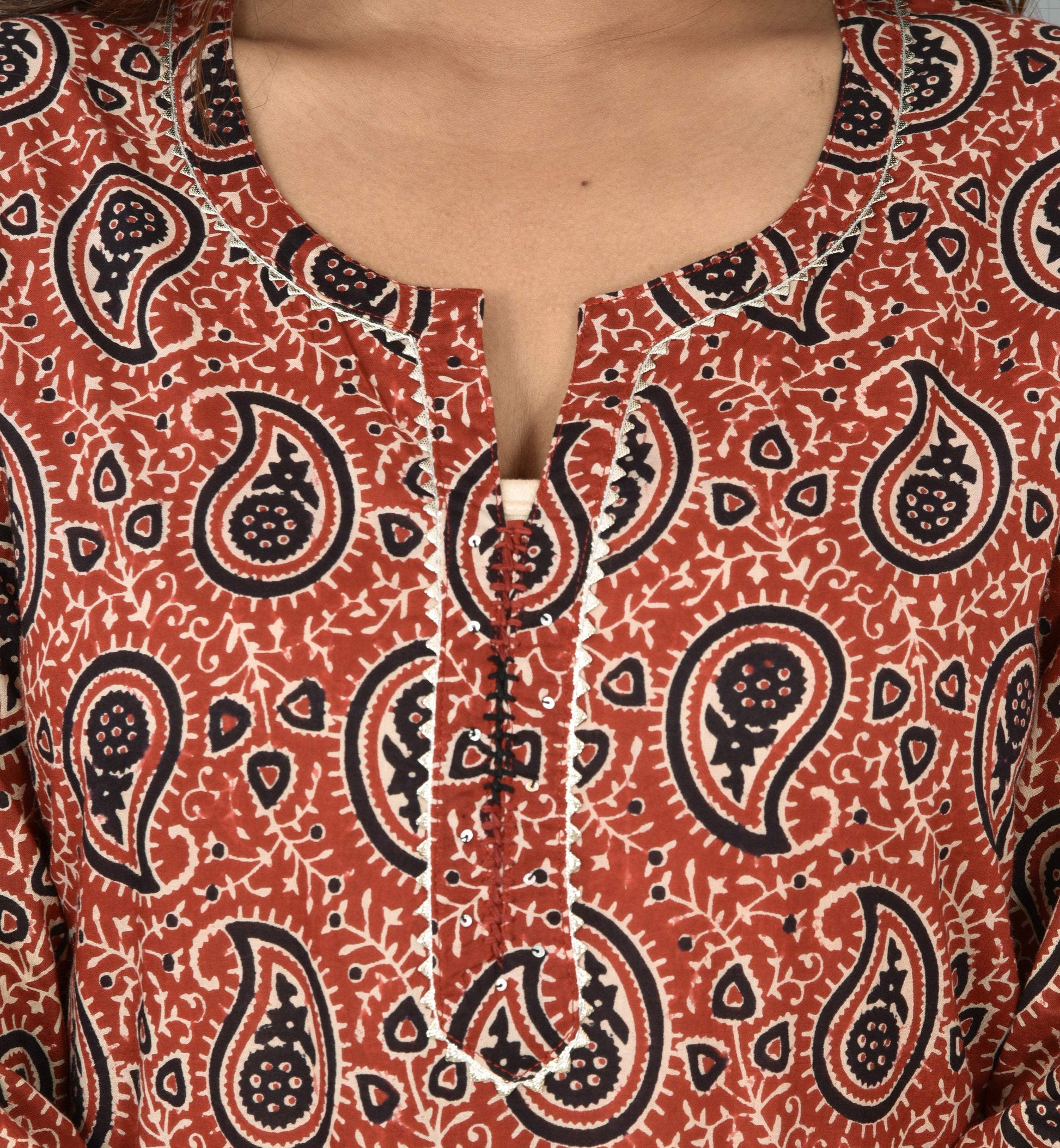 Kaajh Women's Red Paisley Print Cotton Suit Set - Distacart