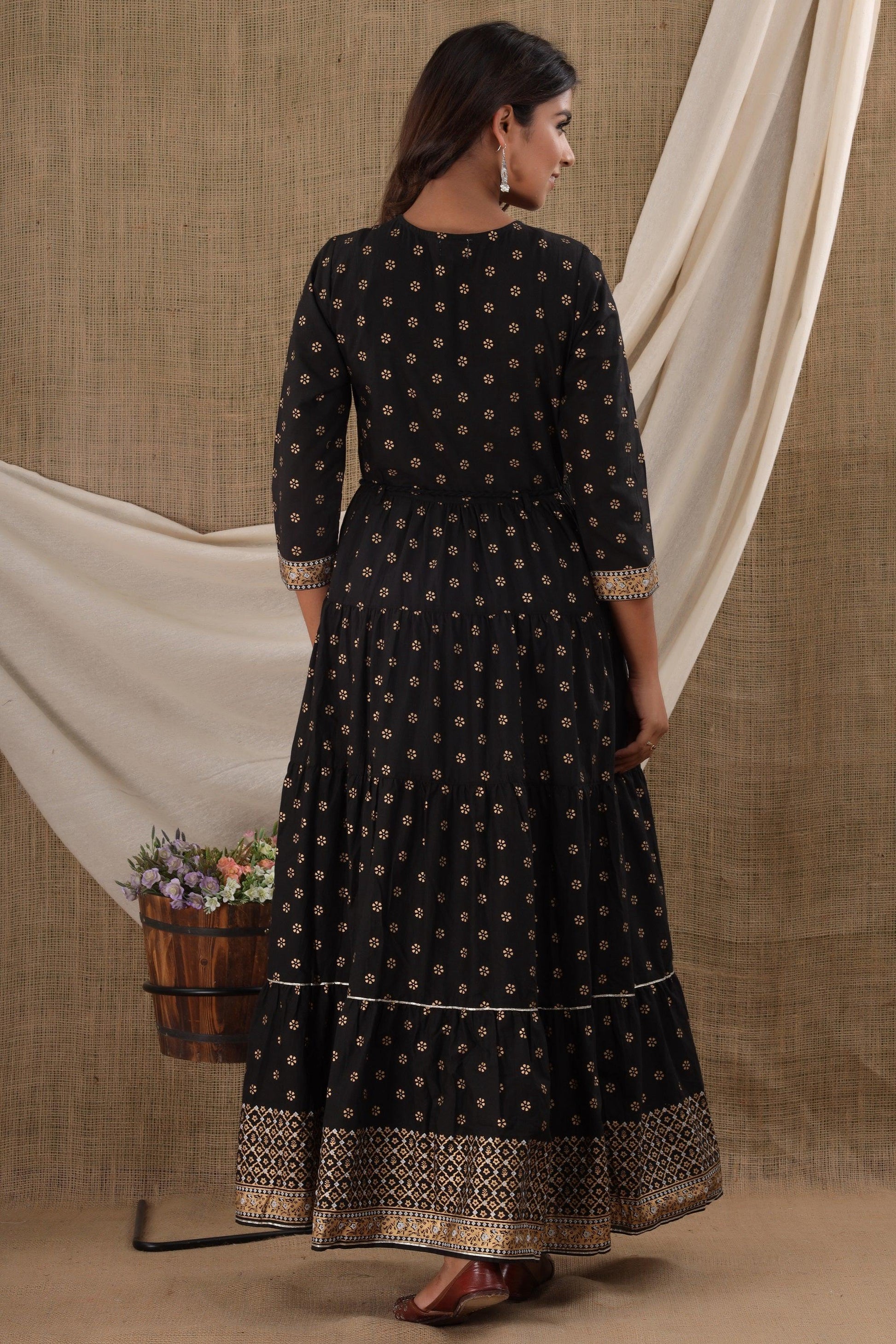 Kaajh Women's Black Mirror Embroidery Ethnic Kurta - Distacart