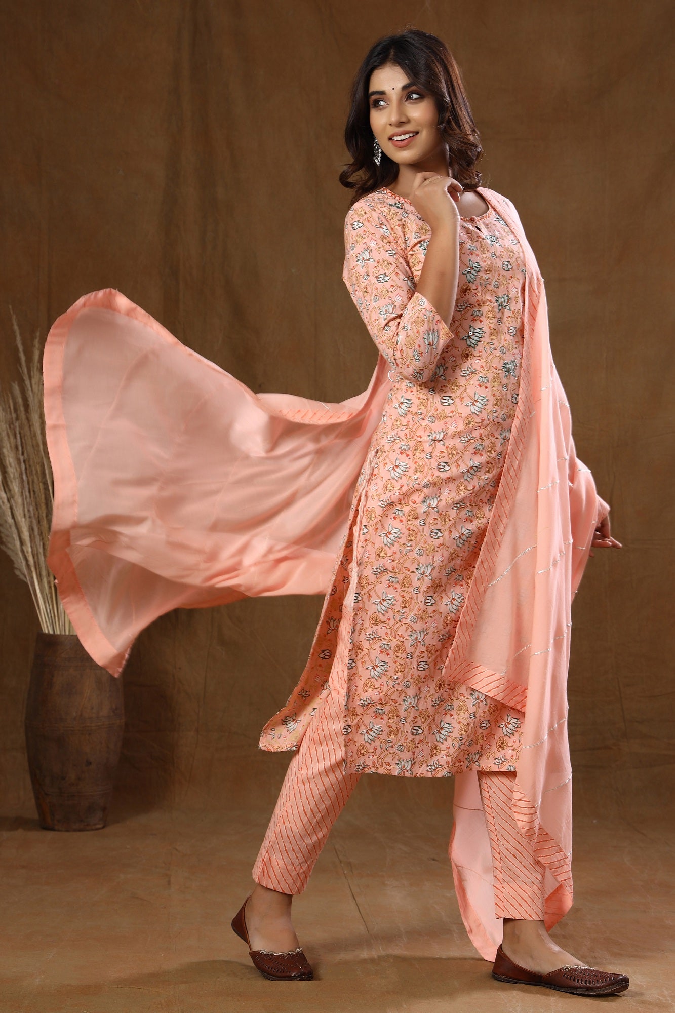 Kaajh Women's Pink Floral Print Beautiful Suit Set - Distacart