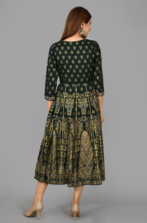 Kaajh Women's Green Gold Print Rayon Kurta - Distacart