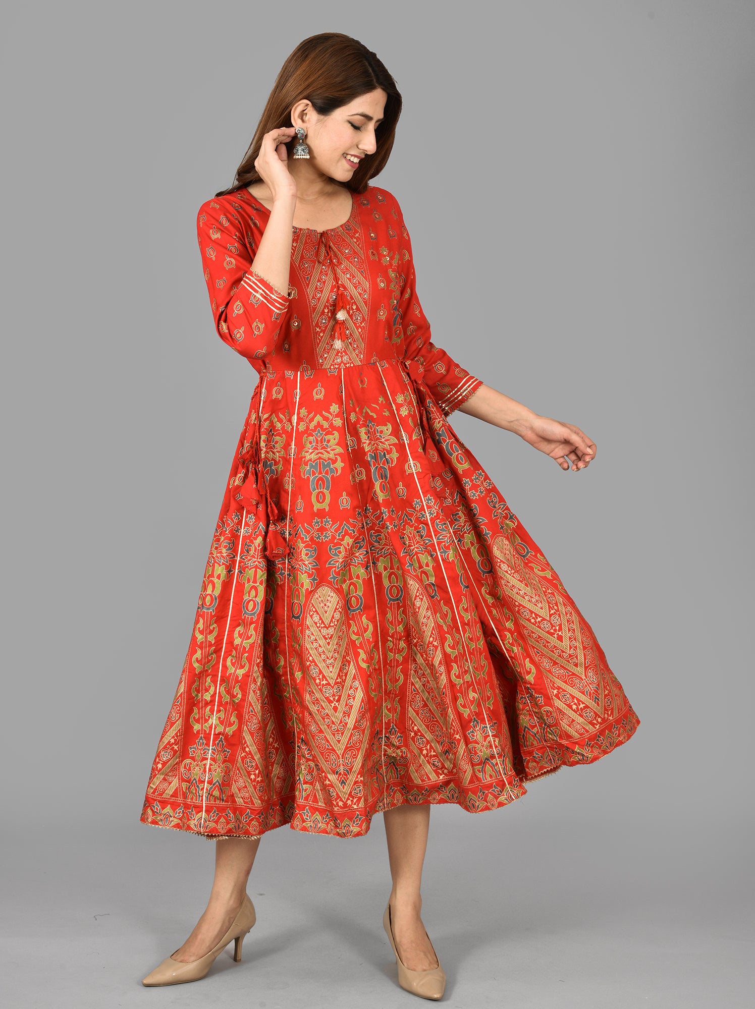 Kaajh Women's Red Gold Print Rayon Kurta - Distacart