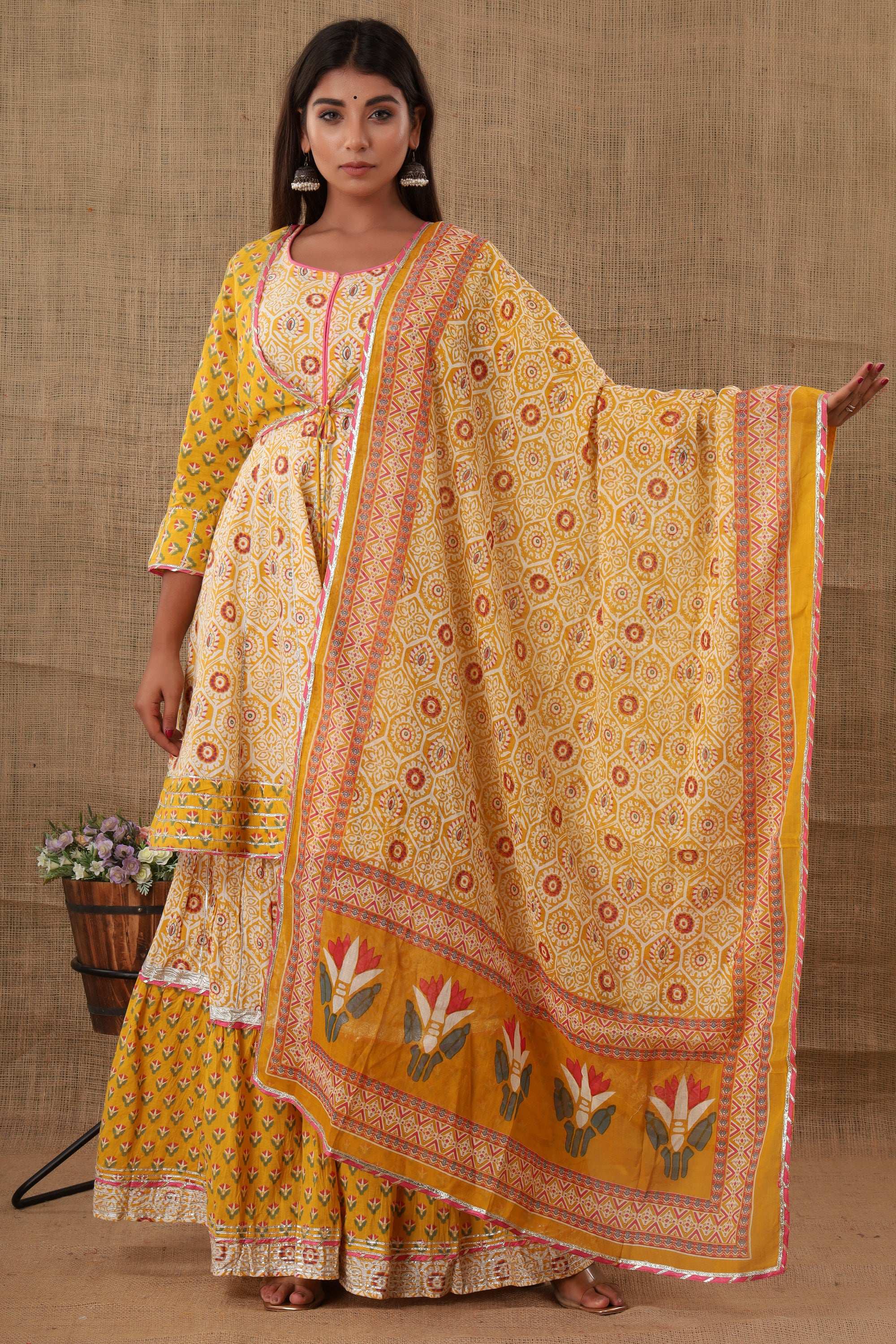 Kaajh Women's Yellow Embellishment Printed Suit Set - Distacart