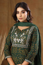 Thumbnail for Kaajh Women's Green Bandhej Embroidery Suit Set - Distacart
