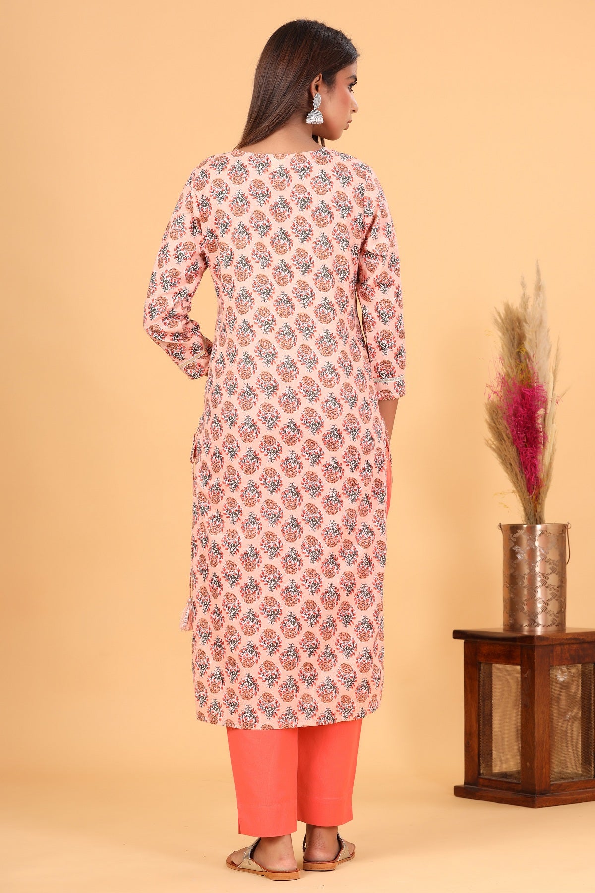 Kaajh Women's Peach Floral Printed Kurta Pant Set - Distacart