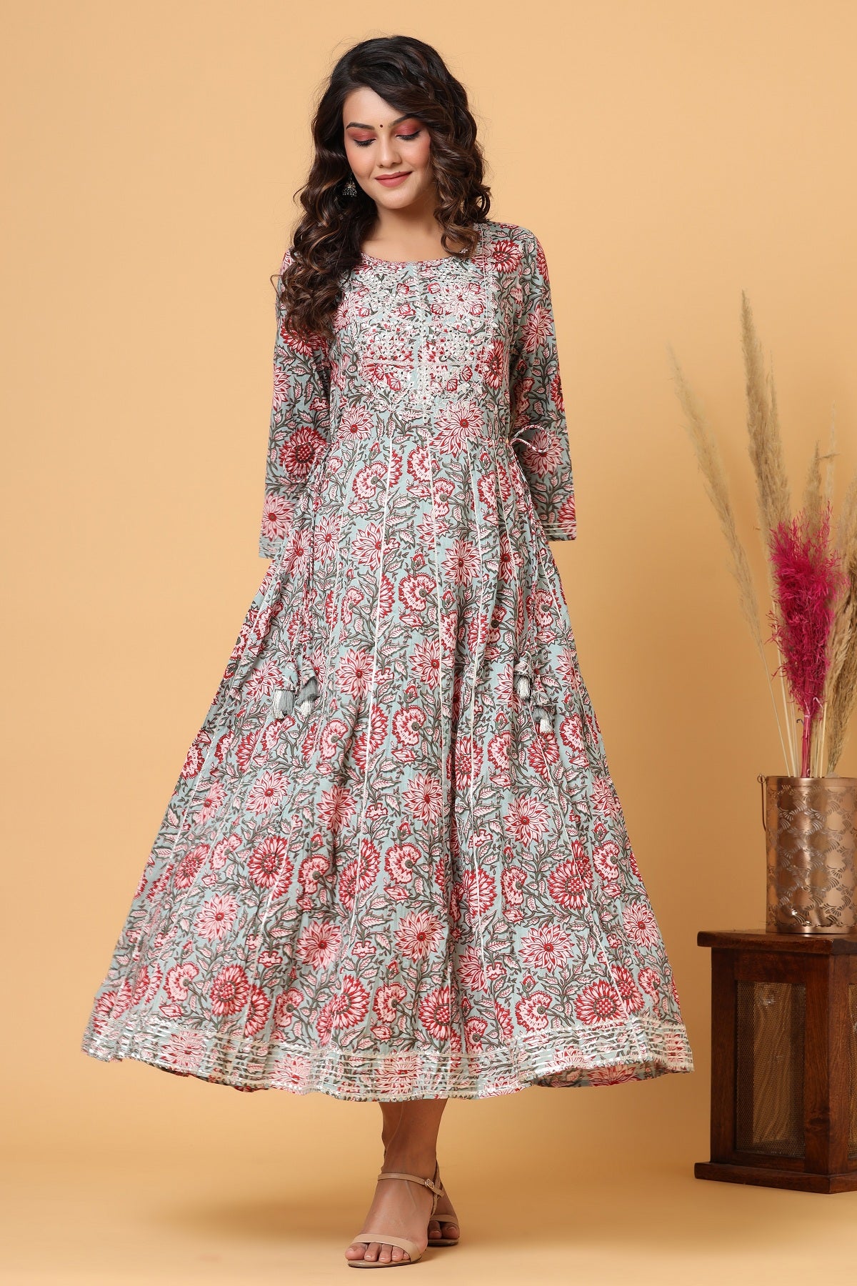 Kaajh Women's Green Red Floral Print Embroidery Anarkali Kurta - Distacart