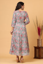 Thumbnail for Kaajh Women's Green Red Floral Print Embroidery Anarkali Kurta - Distacart