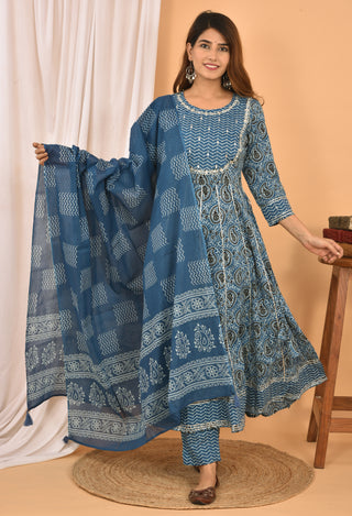 Kaajh Women's Blue Embellished Anarkali Suit Set - Distacart