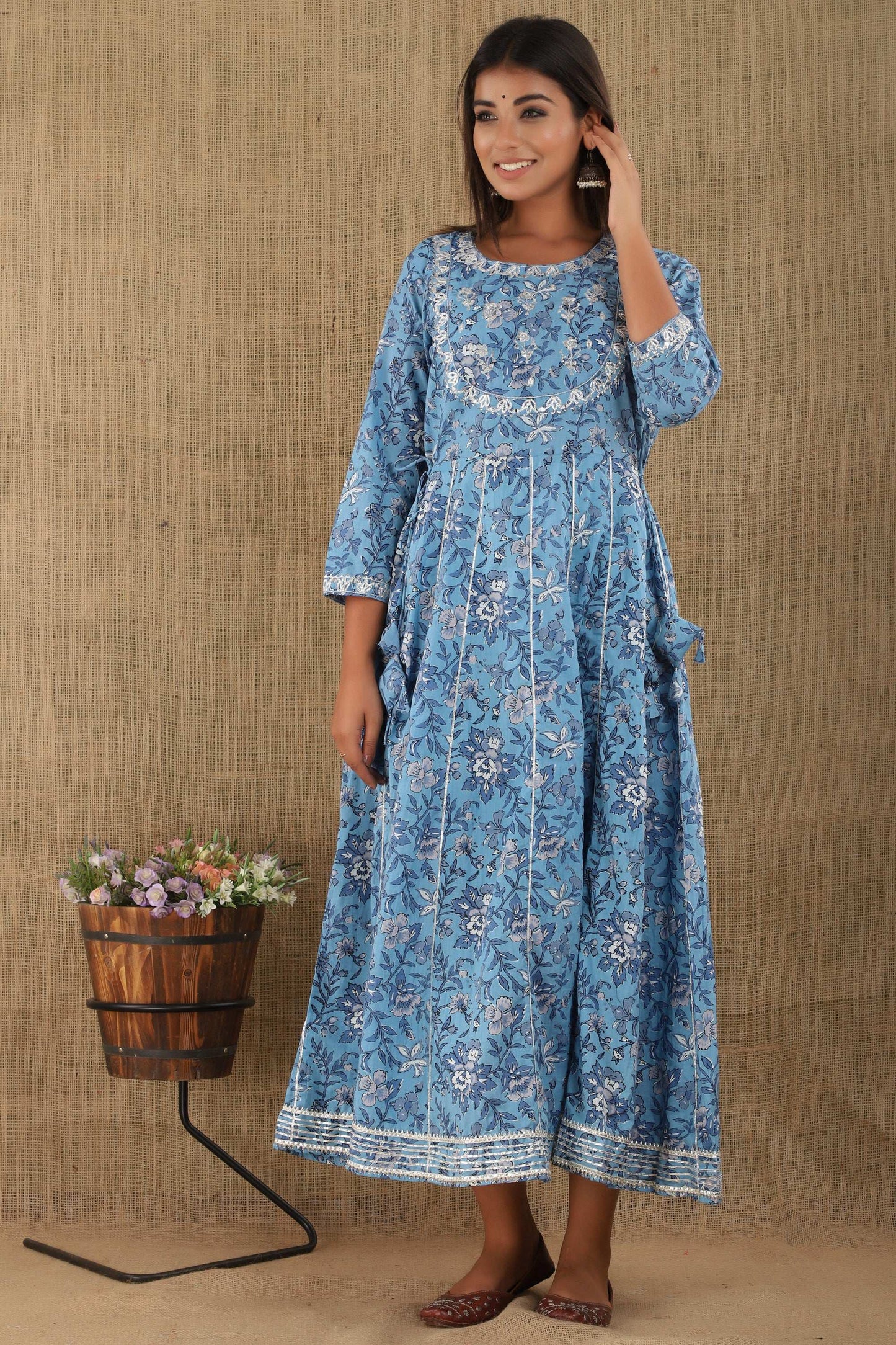 Kaajh Women's Blue Floral Print Embroidery Anarkali Kurta - Distacart