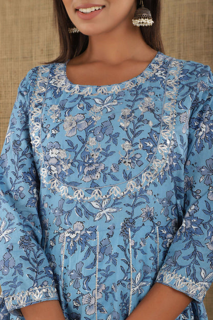 Kaajh Women's Blue Floral Print Embroidery Anarkali Kurta - Distacart