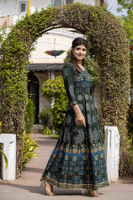 Thumbnail for Kaajh Women's Green Gold Printed Ethnic Gown - Distacart