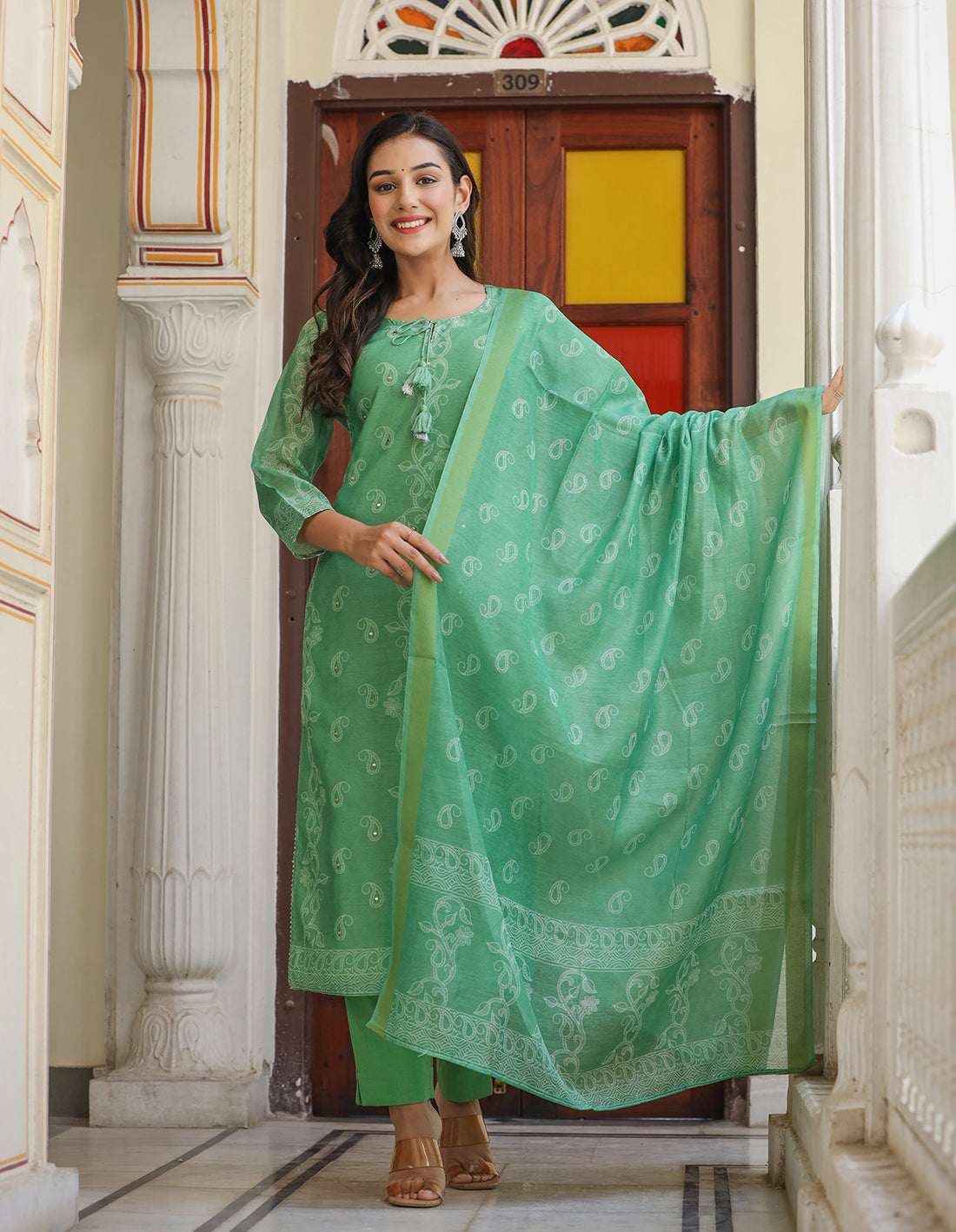 Kaajh Women's Green Printed Chanderi Kurta Set With Pant And Dupatta - Distacart