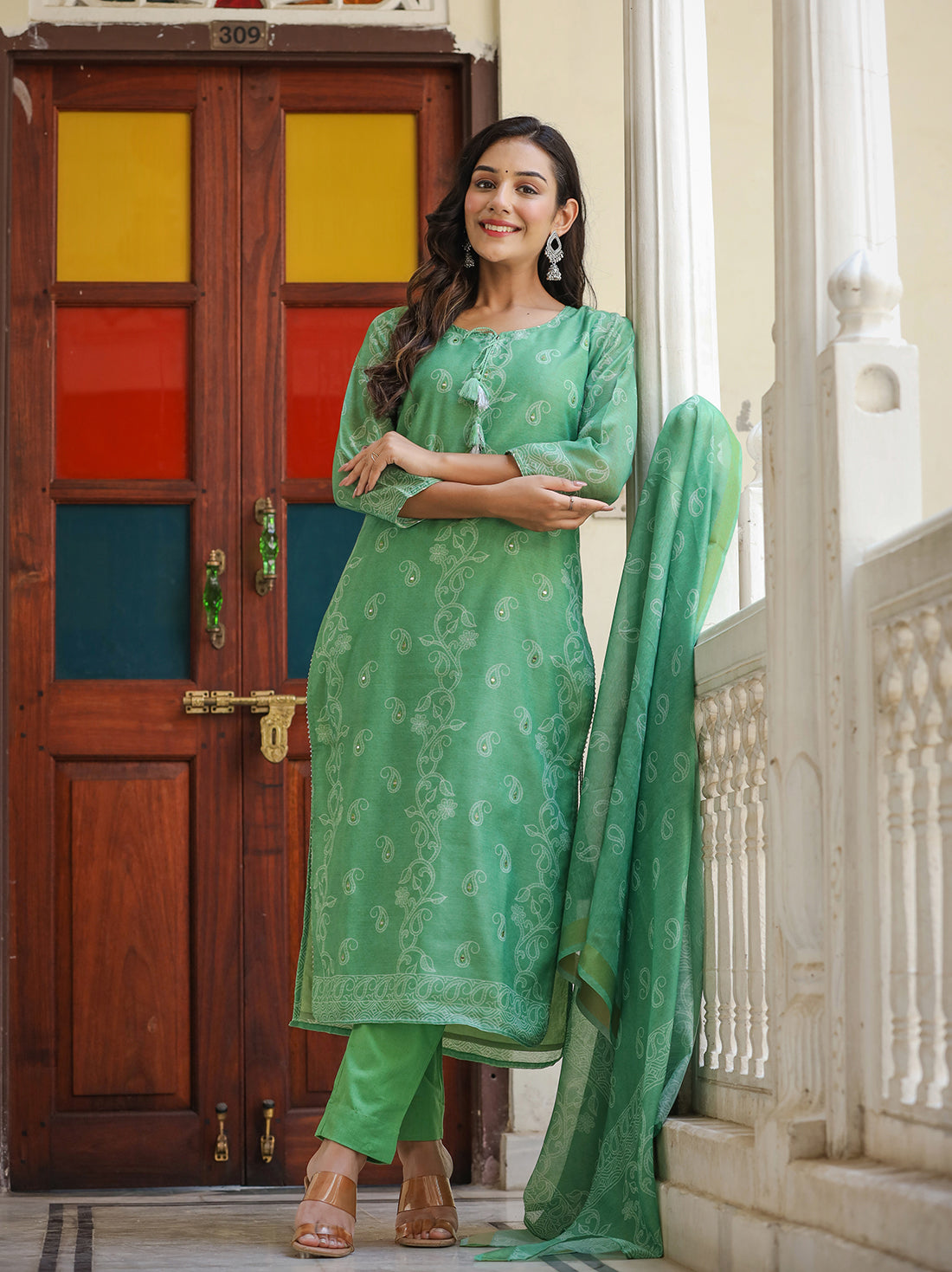 Kaajh Women's Green Printed Chanderi Kurta Set With Pant And Dupatta - Distacart
