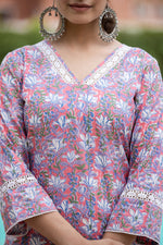 Thumbnail for Kaajh Women's Pink Floral Printed Cotton Kurta - Distacart