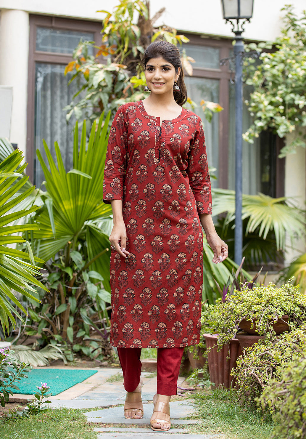 Kaajh Women's Maroon Floral Printed Cotton Kurta Pant Set - Distacart