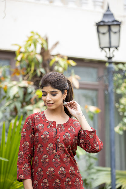 Kaajh Women's Maroon Floral Printed Cotton Kurta Pant Set - Distacart