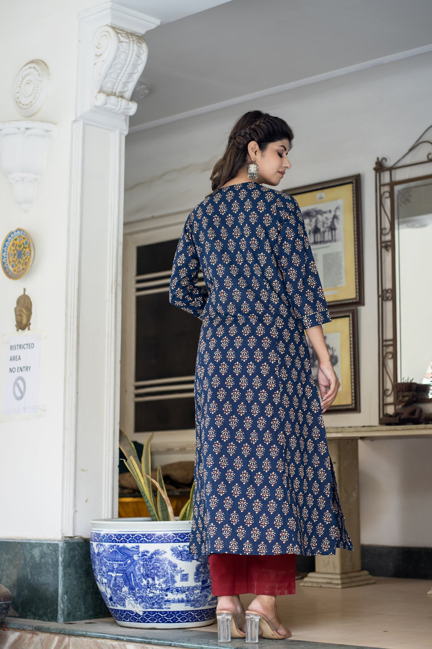 Kaajh Women's Blue Bagru Print Kurta Pant Set - Distacart