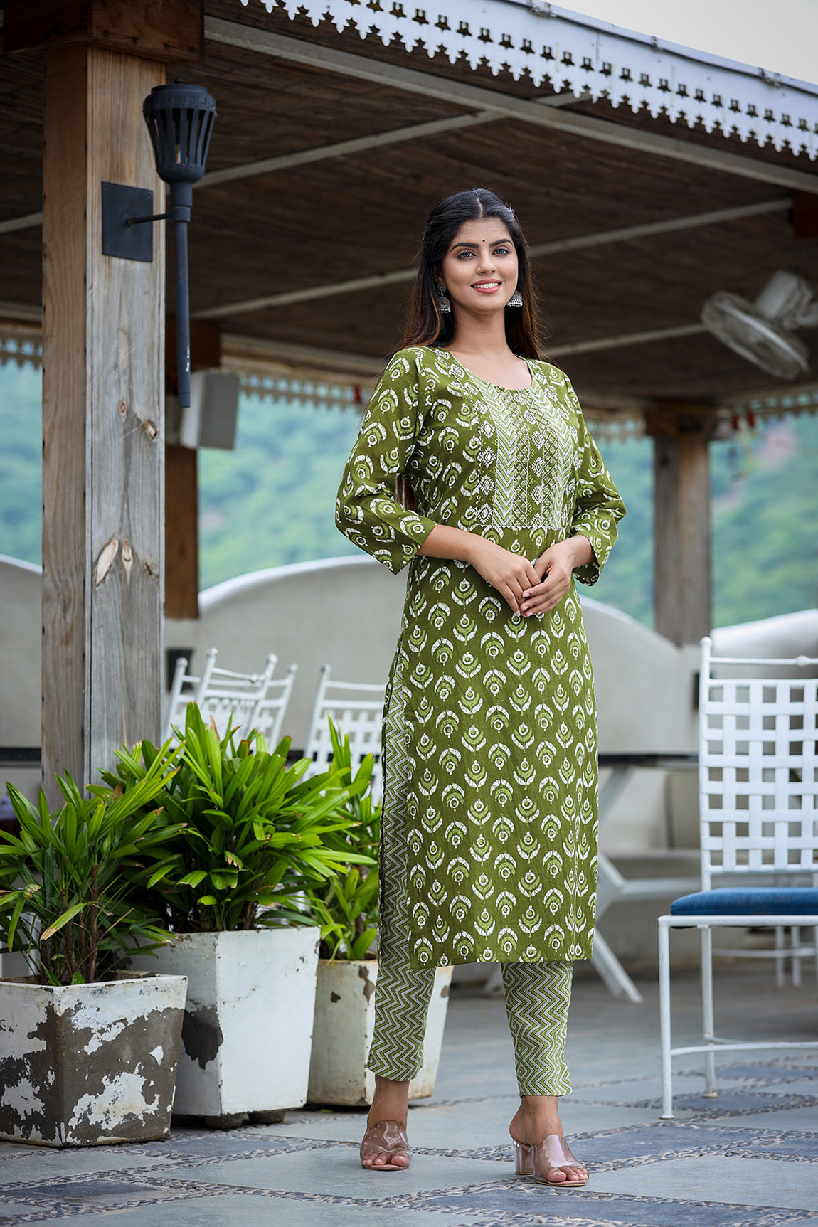 Kaajh Women's Green Floral Printed Kurta Pant Set - Distacart