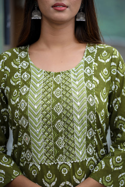 Kaajh Women's Green Floral Printed Kurta Pant Set - Distacart