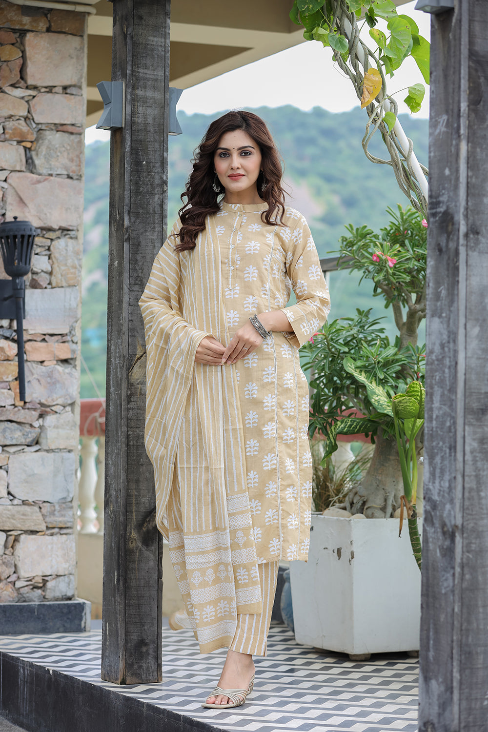 Kaajh Women's Light Brown Floral Printed Suit Set - Distacart