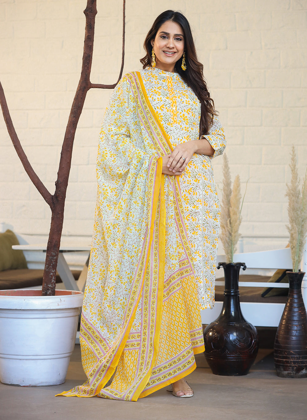 Kaajh Woman's Yellow Ethnic Print Cotton Kurta Pant Set With Dupatta - Distacart