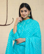 Thumbnail for Kaajh Green Floral Printed Kurta Pant Set For Women - Distacart