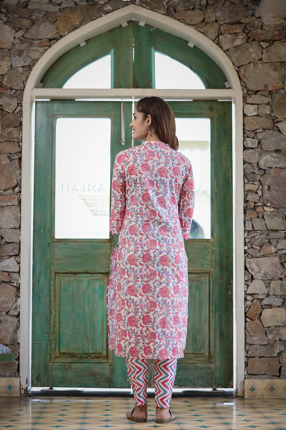 Kaajh Women's Pink Floral Printed Kurta Pant Set - Distacart