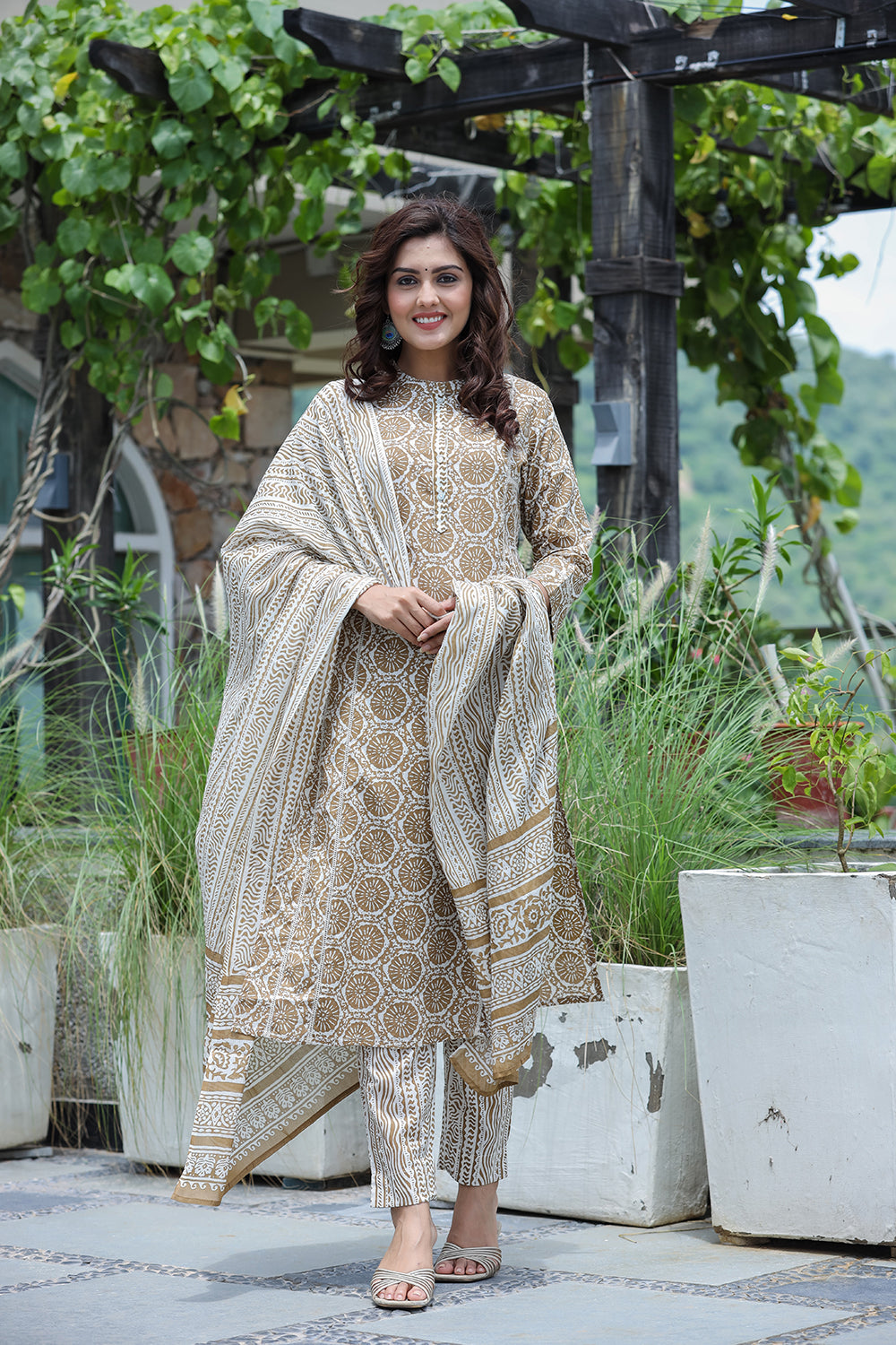 Kaajh Women's Brown Floral Cotton Suit Set - Distacart