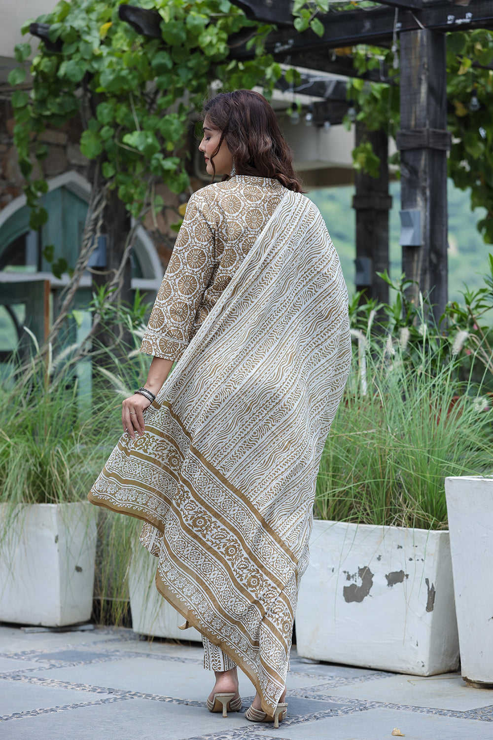 Kaajh Women's Brown Floral Cotton Suit Set - Distacart