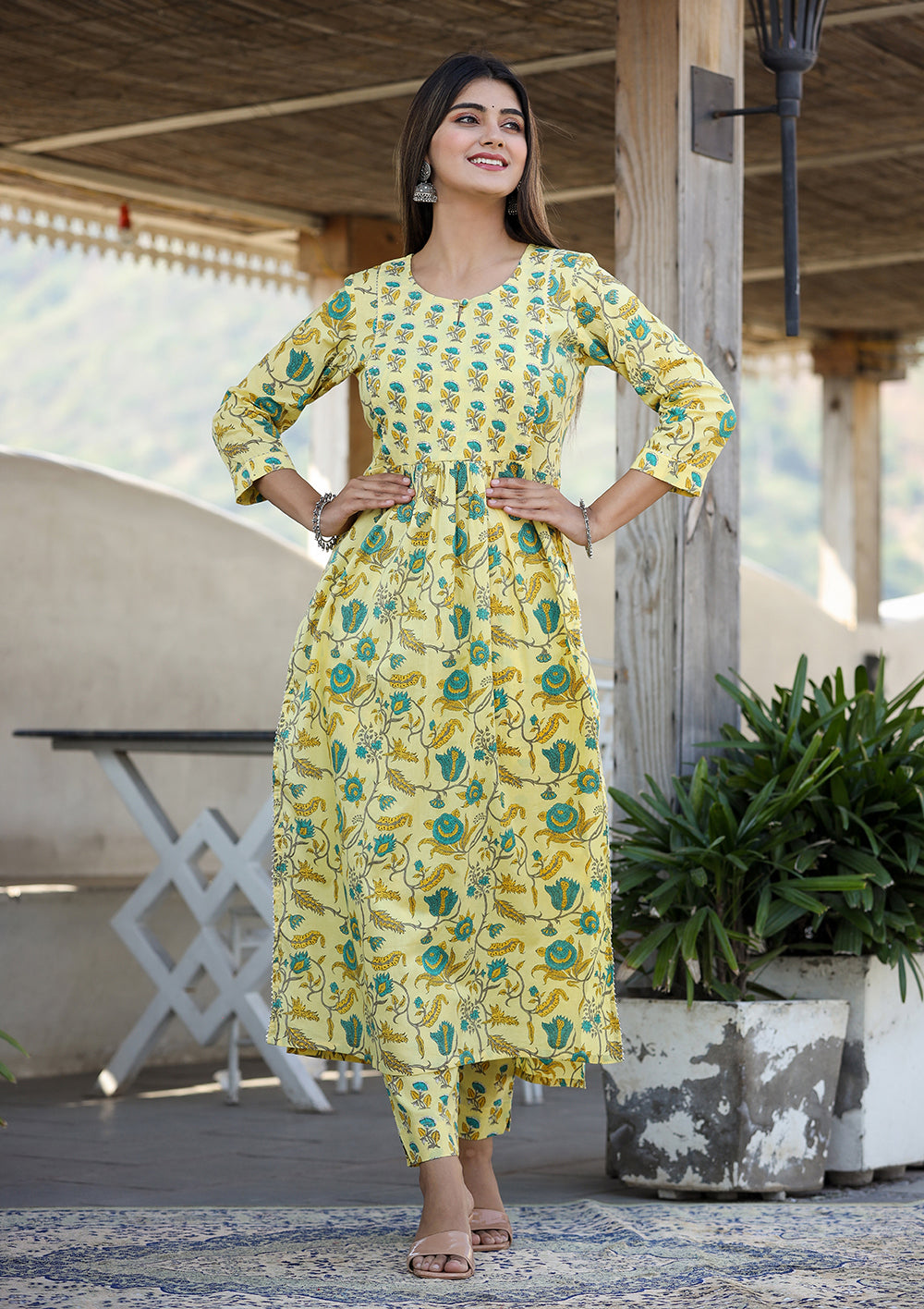 Kaajh Women's Yellow Floral Print Side Slit Cotton Kurta Pant Set - Distacart
