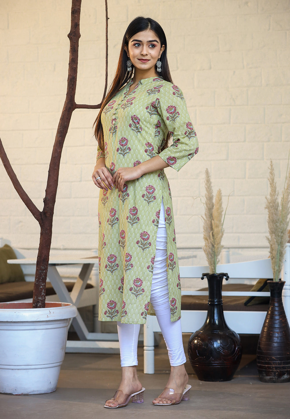 Kaajh Woman's Green Floral Print Cotton Casual Kurta - Distacart