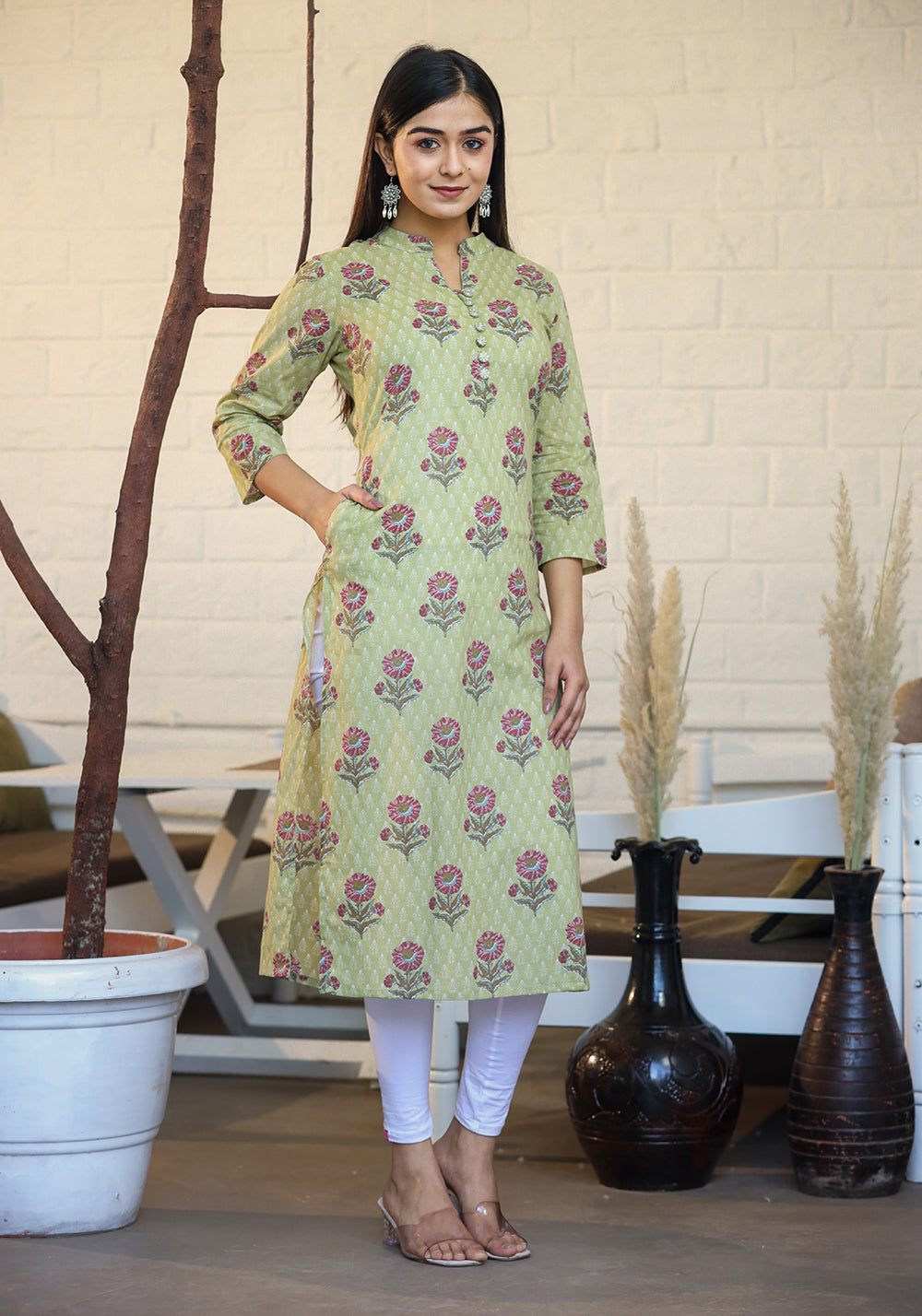 Kaajh Woman's Green Floral Print Cotton Casual Kurta - Distacart