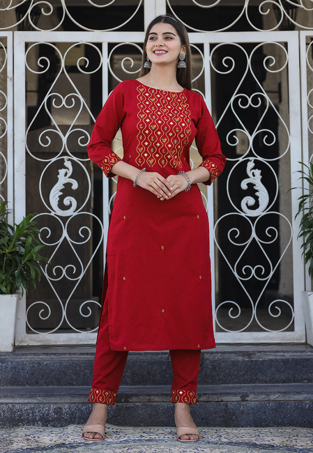 Kaajh Women's Maroon Embroidered Cotton Kurta Pant Set - Distacart