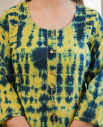 Thumbnail for Kaajh Women's Green Shibori Tie Dye Cotton Casual Kurta - Distacart