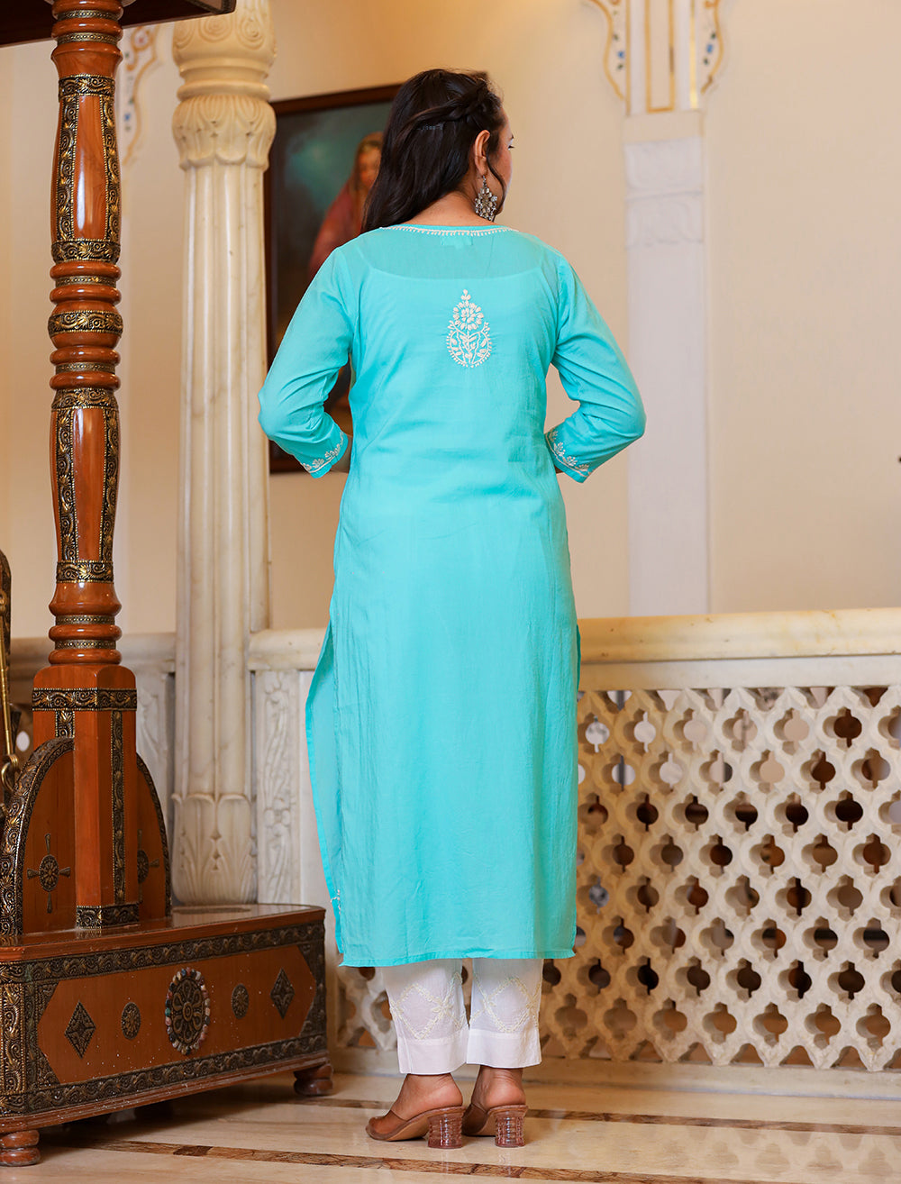 Kaajh Women's Turquoise Hand Embroidered Lucknow Chikankari Kurta Set With Dupatta - Distacart