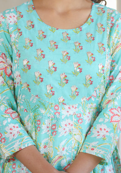 Kaajh Green Embroidered Cotton A-Line Kurta - Distacart